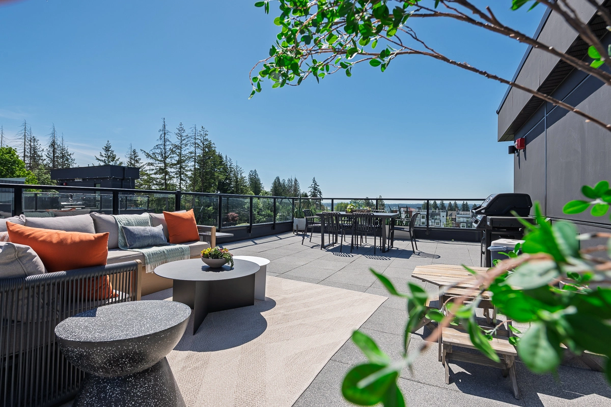 Plan A – private rooftop terrace with lounge seating and dining